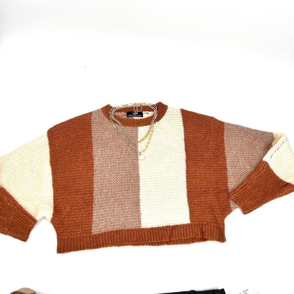 NEW Urban Daisy Color Block Sweater CAMEL AND CREAM NWT